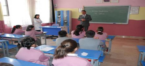 Karatay Belediye Başkanı Mehmet Hançerli Özel Model İlköğretim Okulunda Yerel Yönetimler Dersine Katıldı