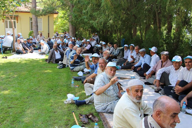 Karatay’da Emeklilerin Piknik Keyfi